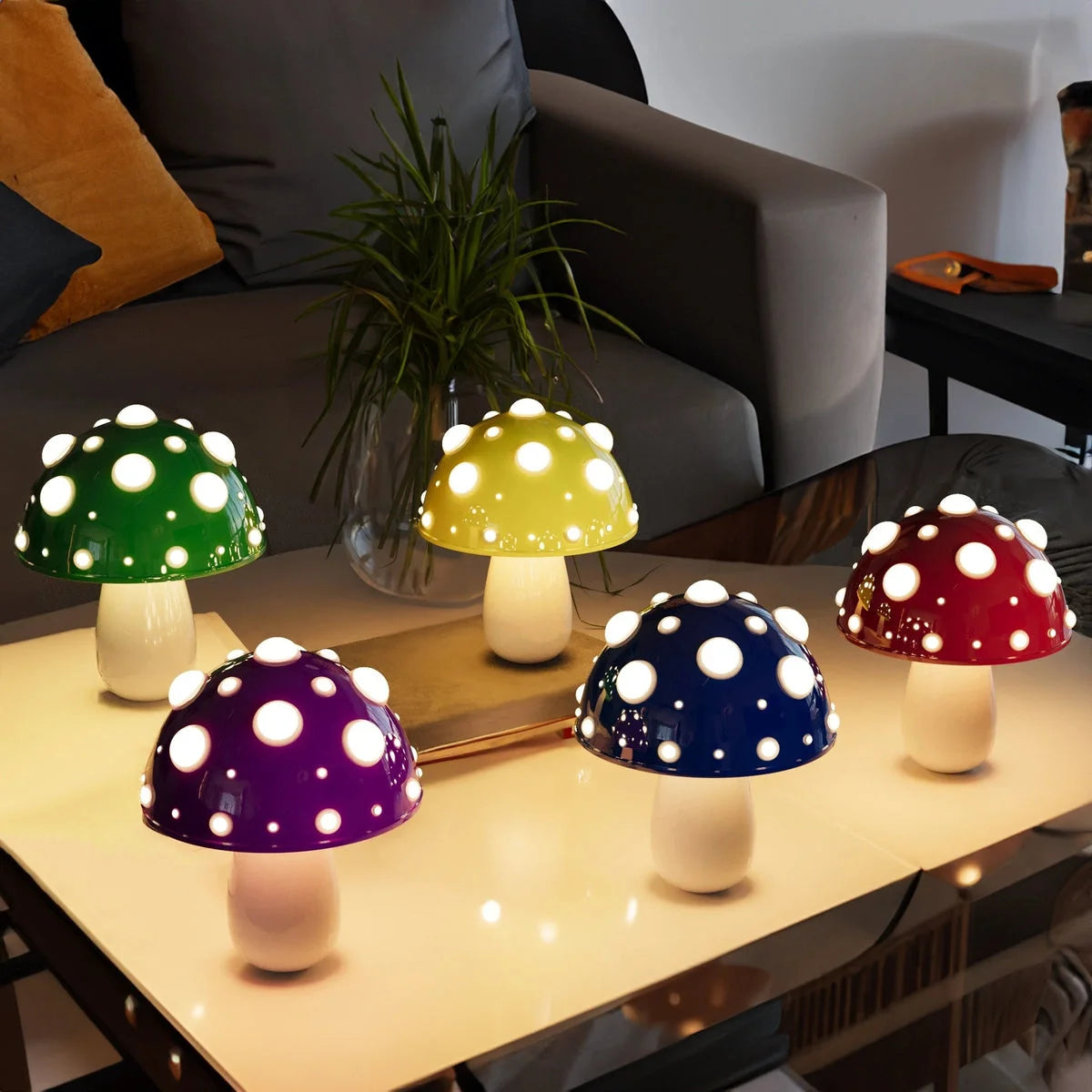 Lampe à poser en forme de champignon rouge