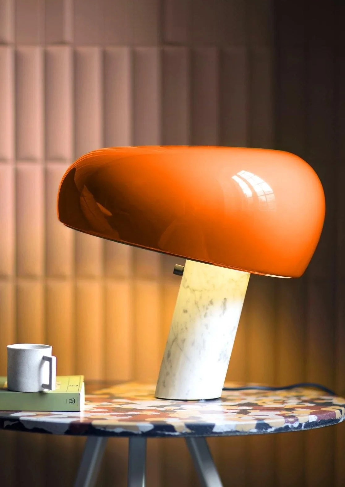 Lampe champignon en verre orange et marbre blanc