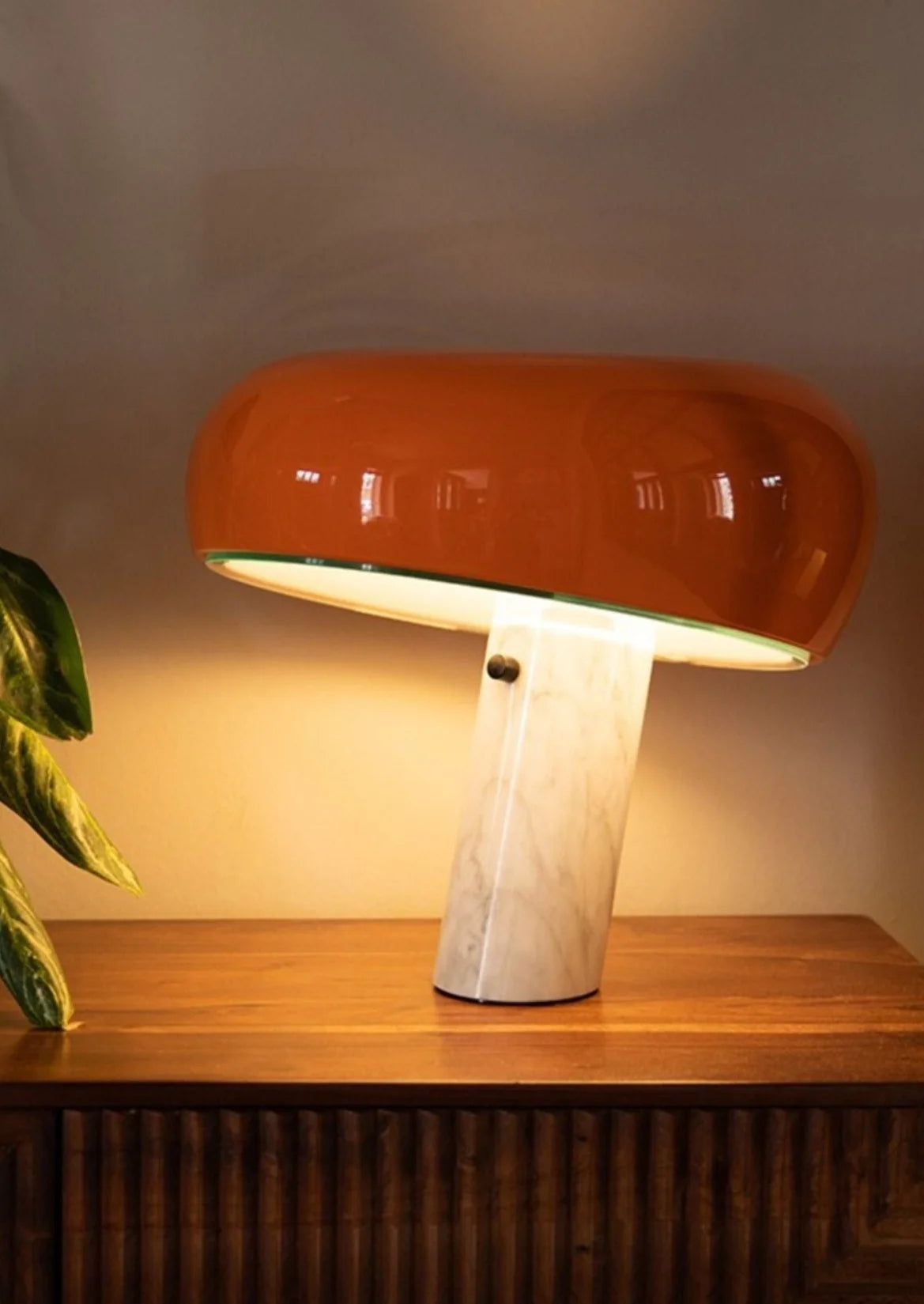 Lampe champignon orange en verre et marbre blanc