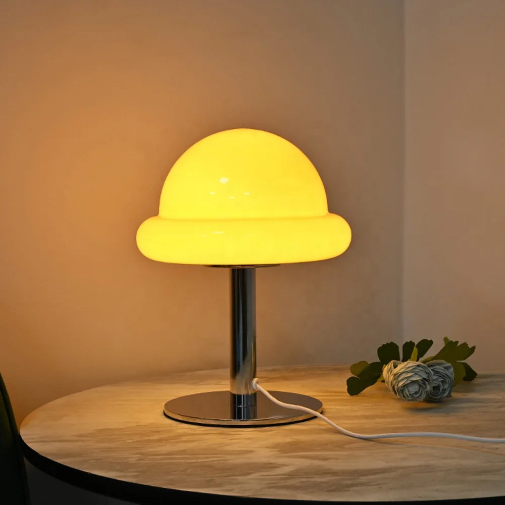 Lampe champignon vintage orange allumée